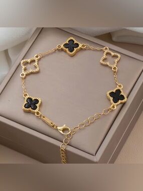 Gold-Tone Black Lucky Clover Link Bracelet NWOT